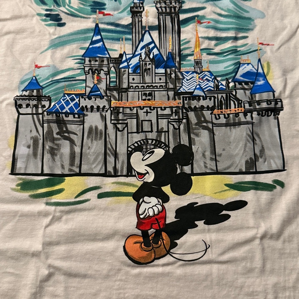 Disney Mickey Mouse & Sleeping Beauty Castle Unisex T-Shirt Medium NWT - Picture 8 of 10